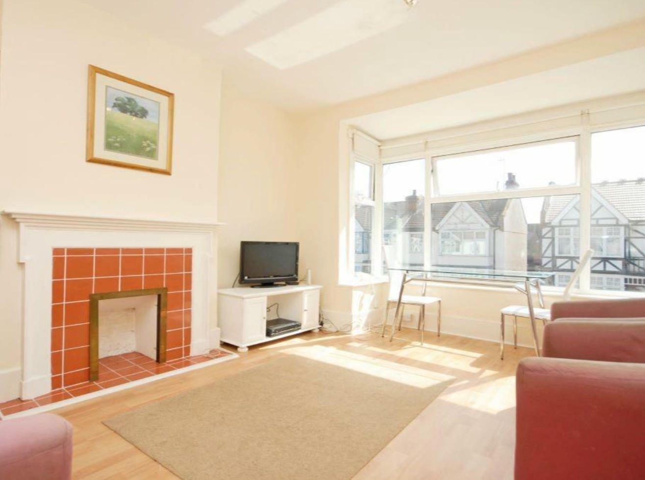 2 bed property in Bulstrode Avenue, Hounslow